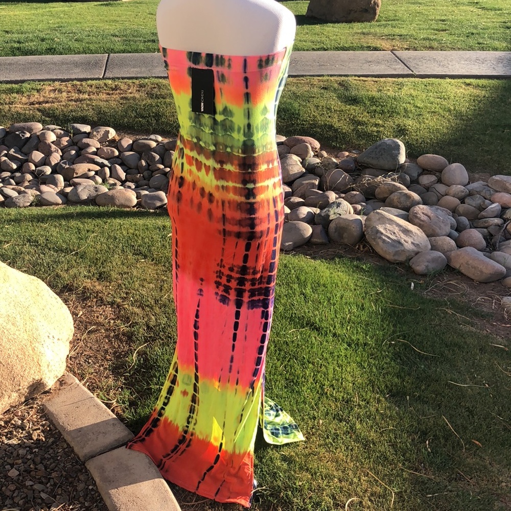 NWT Fashion Nova Colorful Maxi Halter Tie-Dye Dress! Size M but FITS LIKE S!!